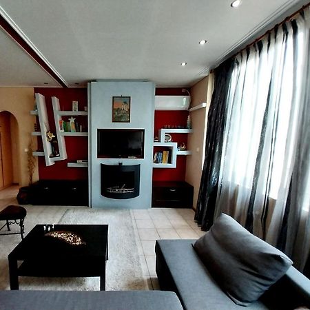 Beautiful And Cozy Appartment In Dafnh, Athén Kültér fotó
