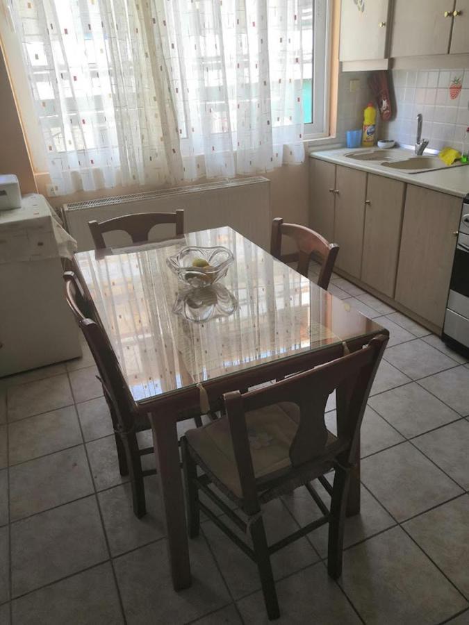 Beautiful And Cozy Appartment In Dafnh, Athén Kültér fotó