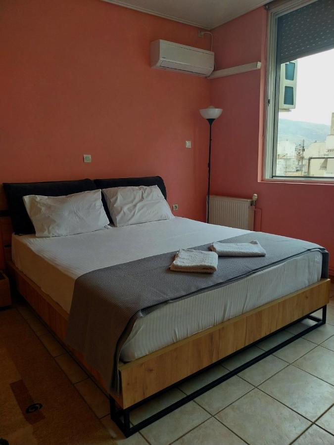 Beautiful And Cozy Appartment In Dafnh, Athén Kültér fotó