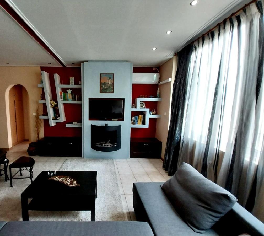 Beautiful And Cozy Appartment In Dafnh, Athén Kültér fotó